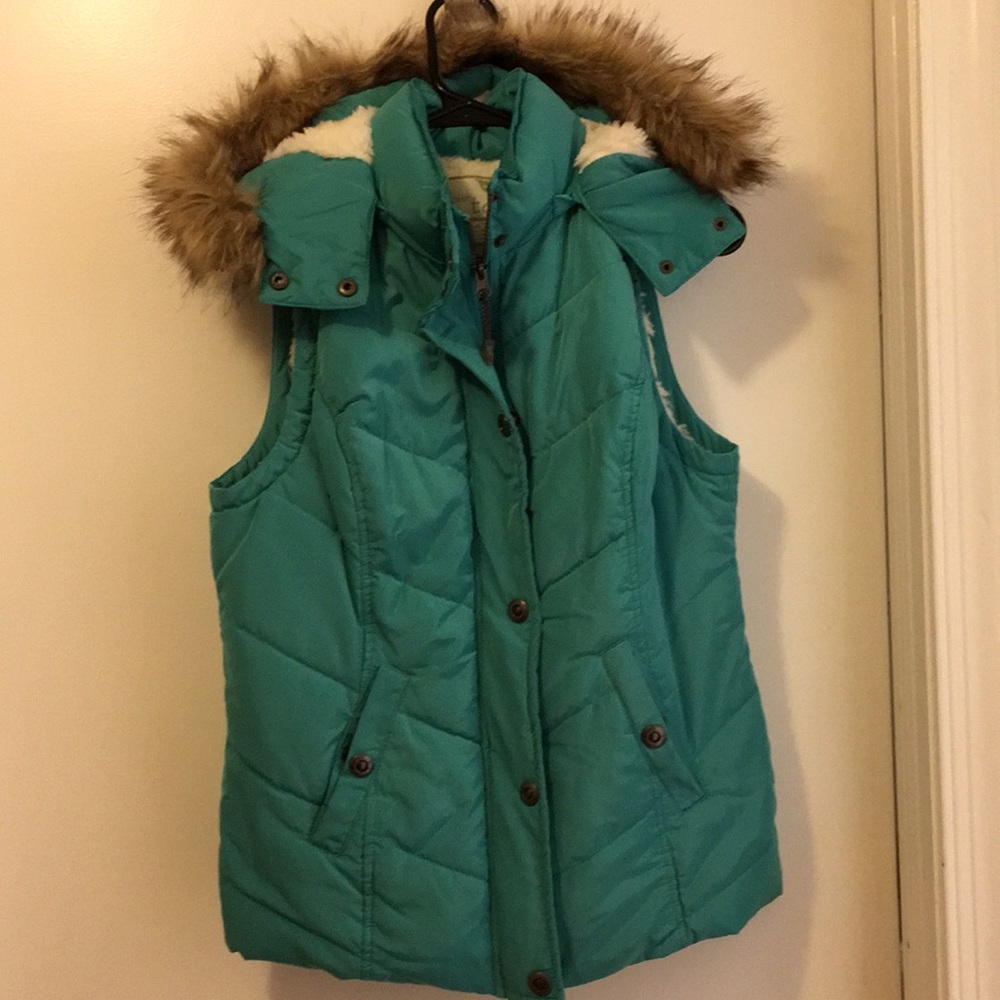 Sherpa lined puffer hooded vest Sz S